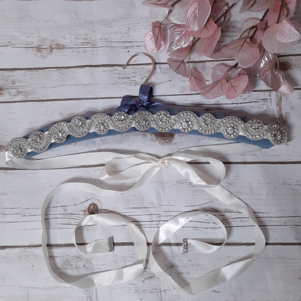 Swirl scalloped bridal sash belt w/ rhinestones embellishment on white satin